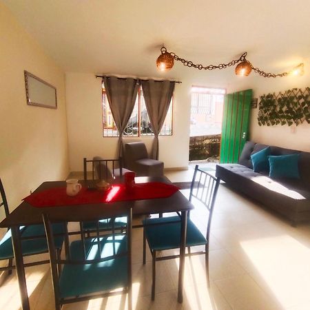 סאלנטו Apartamento Familiar Privado 101 Con Bano Cocina Tv Wifi Sala מראה חיצוני תמונה
