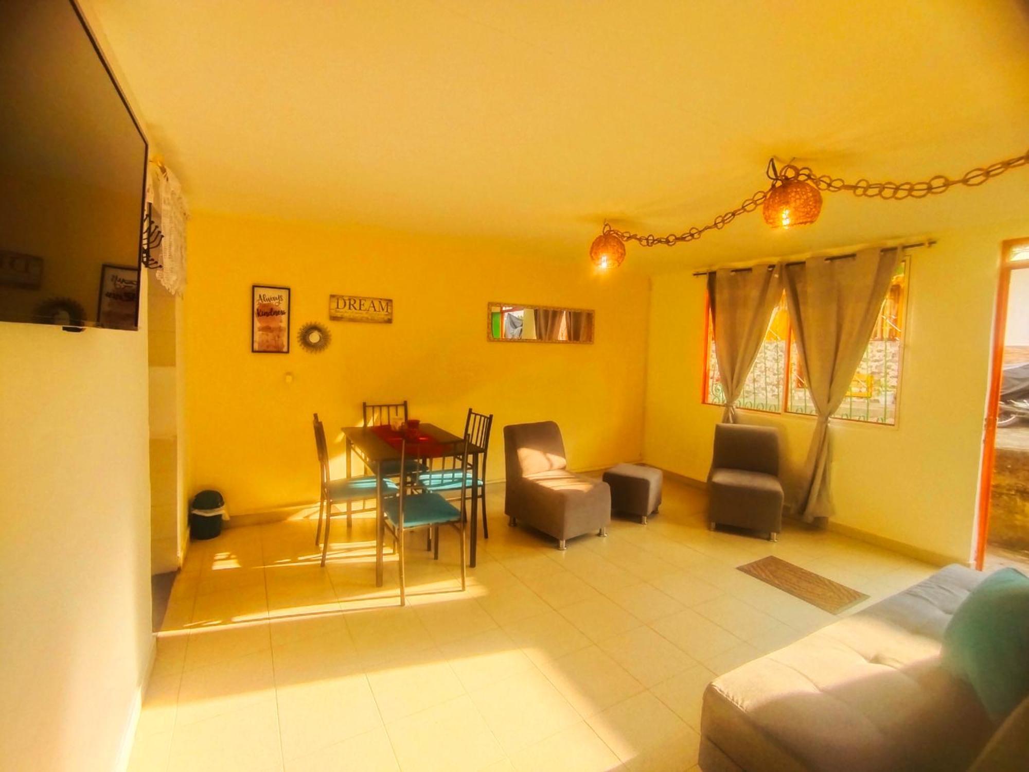 סאלנטו Apartamento Familiar Privado 101 Con Bano Cocina Tv Wifi Sala מראה חיצוני תמונה